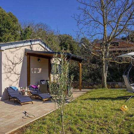 Modean In Pula - Haus Fuer 2-3 Personen Villa Bagian luar foto