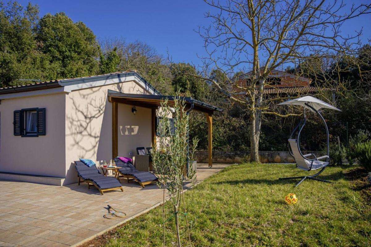 Modean In Pula - Haus Fuer 2-3 Personen Villa Bagian luar foto