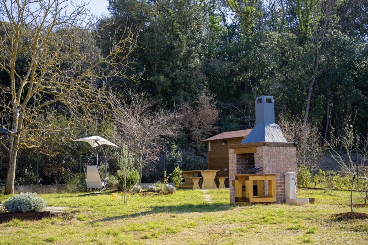 Modean In Pula - Haus Fuer 2-3 Personen Villa Bagian luar foto