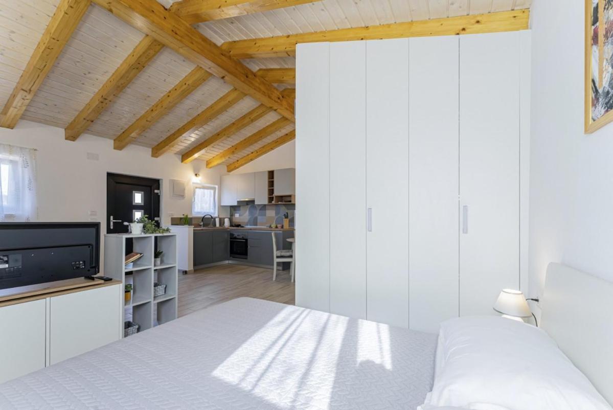Modean In Pula - Haus Fuer 2-3 Personen Villa Bagian luar foto
