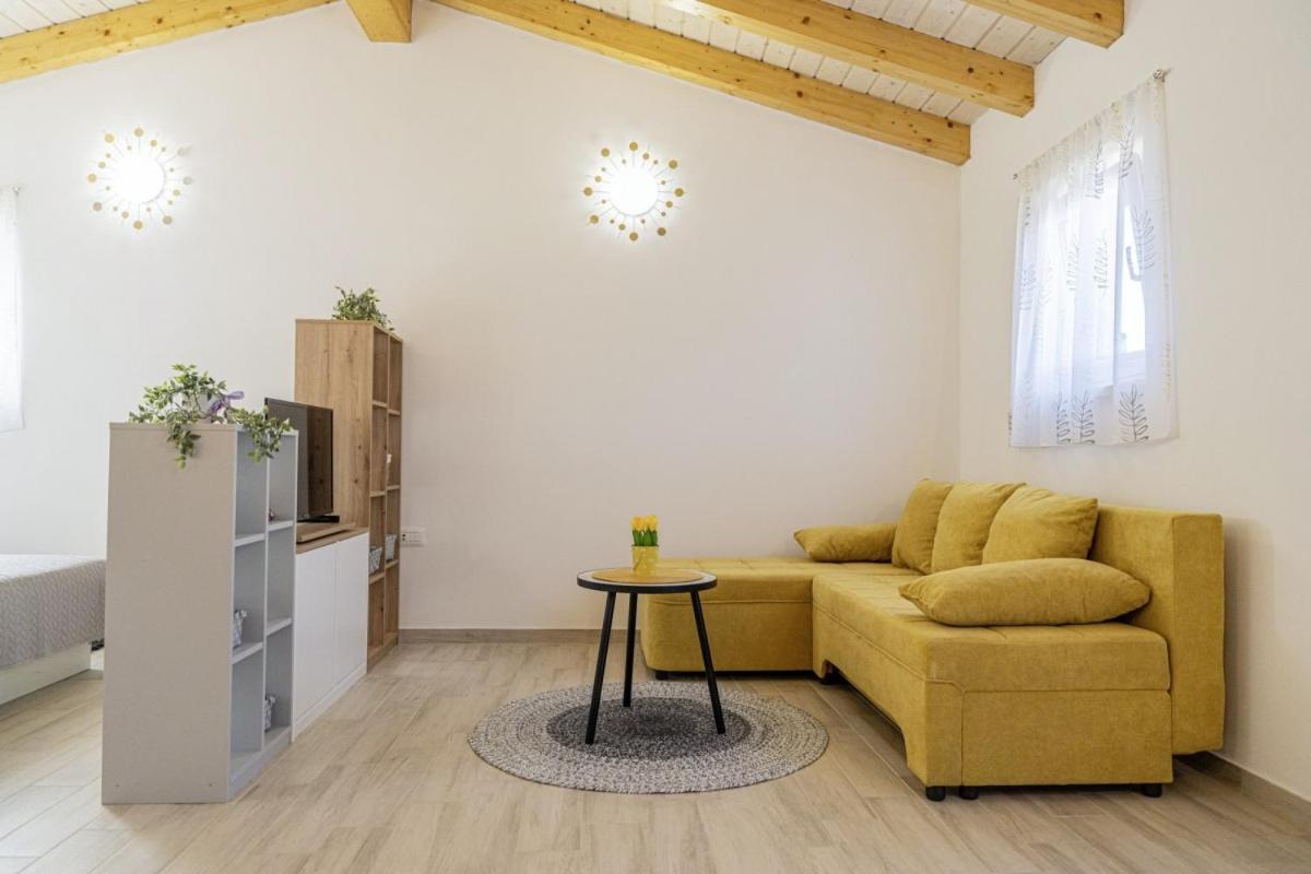 Modean In Pula - Haus Fuer 2-3 Personen Villa Bagian luar foto