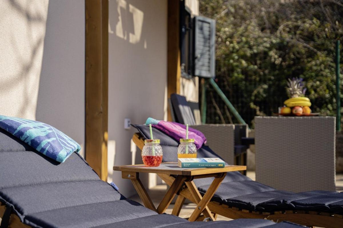 Modean In Pula - Haus Fuer 2-3 Personen Villa Bagian luar foto